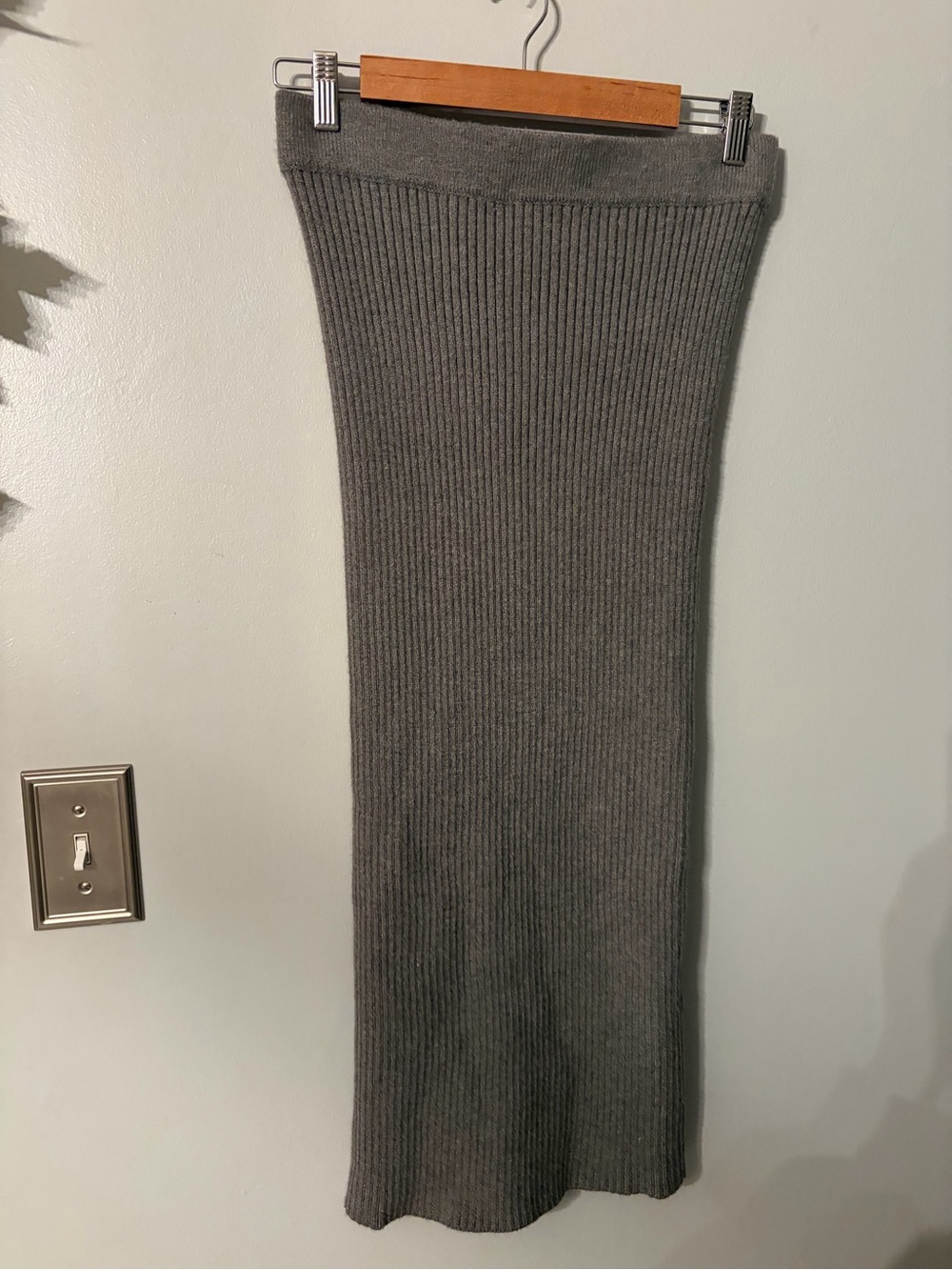 Zara Charcoal Gray Ribbed Knit Midi Skirt